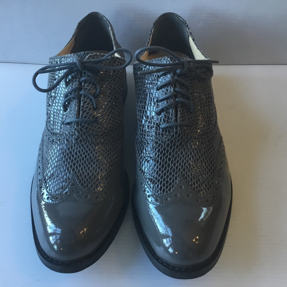NEW Woman's Cole Haan Leather Lace up Wingtip Shoe